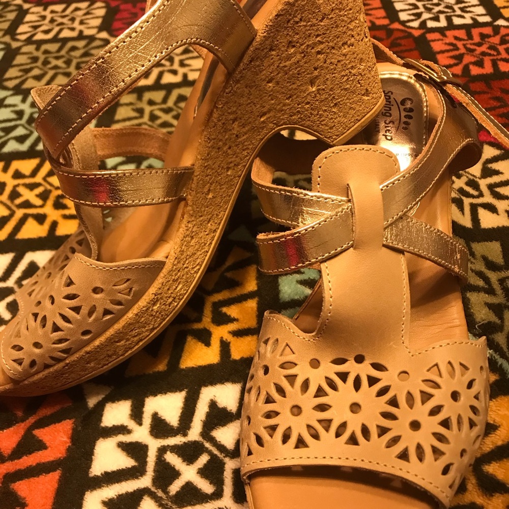 Dress shoe